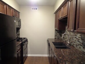 14785 Lake View Dr in Orland Park, IL - Building Photo - Building Photo