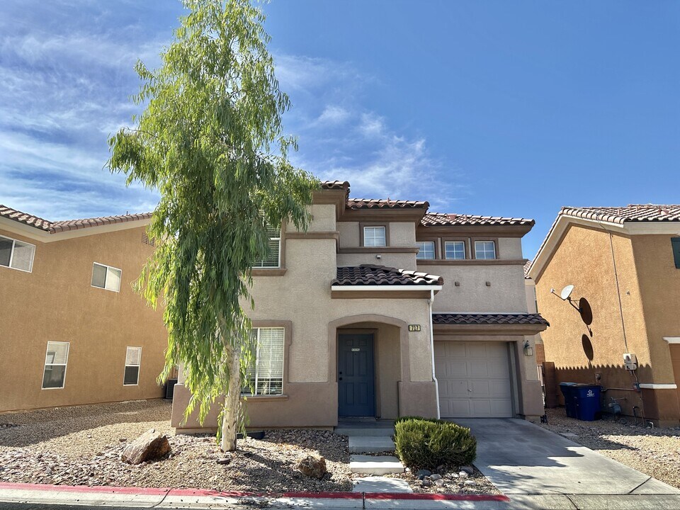 717 Jewel Tower St in Las Vegas, NV - Building Photo