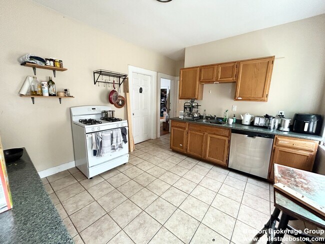 72 Calumet St, Unit 3