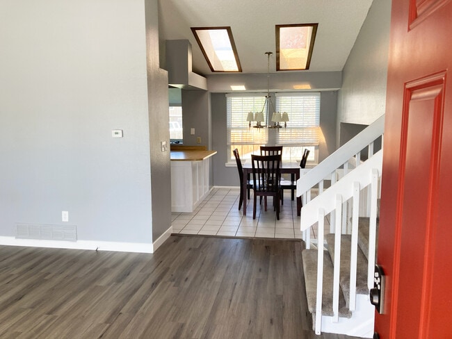 8033 S Garrison Way in Littleton, CO - Building Photo - Building Photo