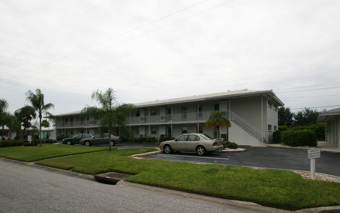 Hampton House in Sarasota, FL - Foto de edificio