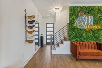 1811 Webberville Rd in Austin, TX - Building Photo - Building Photo