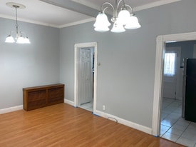 605 Larch St in Scranton, PA - Building Photo