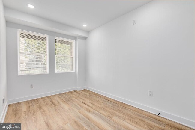 property at 3842 Fairmount Ave