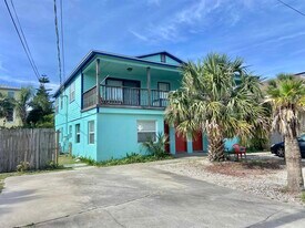 13 E St in St. Augustine, FL - Building Photo