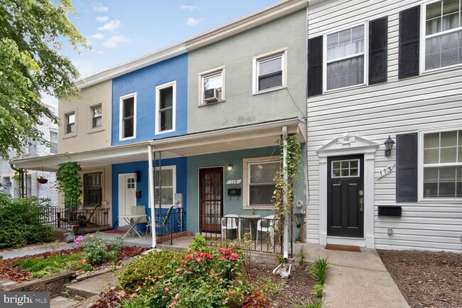 property at 115 16th St SE