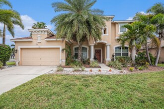 706 York Dale Dr in Ruskin, FL - Building Photo - Building Photo