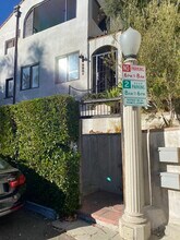 6881 Yeager Pl in Los Angeles, CA - Building Photo - Building Photo