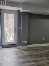 393 Royal W Dr in Brampton, ON - Building Photo - Building Photo