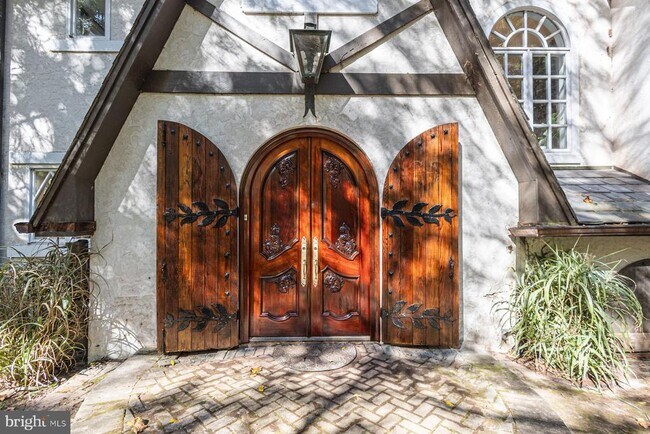 132 E Dark Hollow Rd in Pipersville, PA - Building Photo - Building Photo