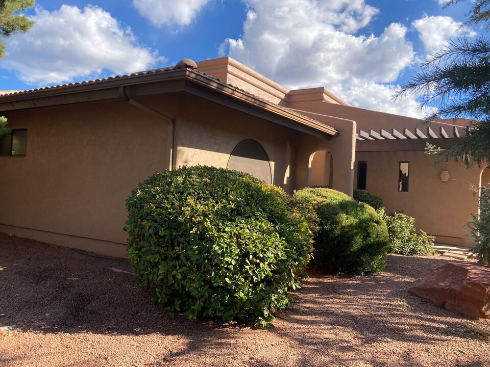 90 Arroyo Seco Dr in Sedona, AZ - Building Photo