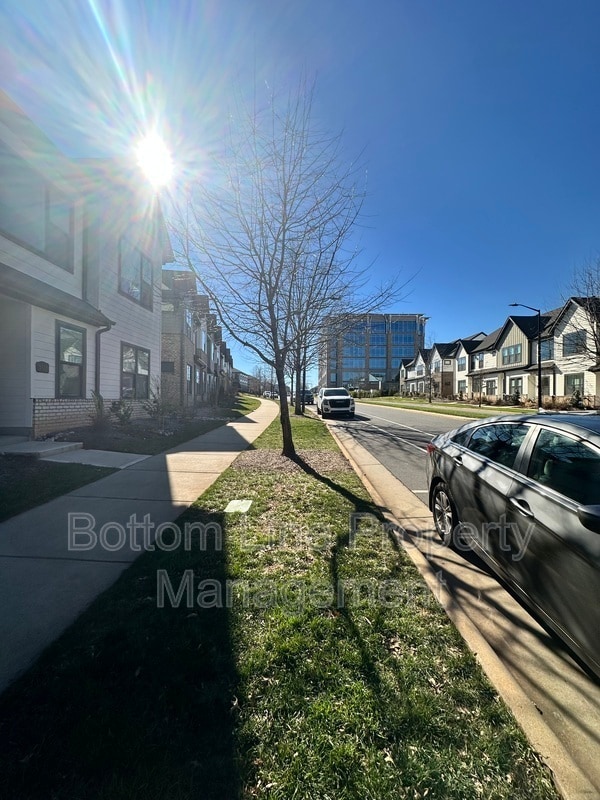 5915 Ardrey Kell Rd in Charlotte, NC - Building Photo - Building Photo