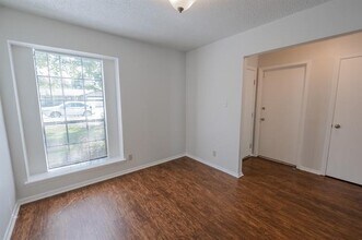 1108 Delta Ct in Benbrook, TX - Building Photo - Building Photo