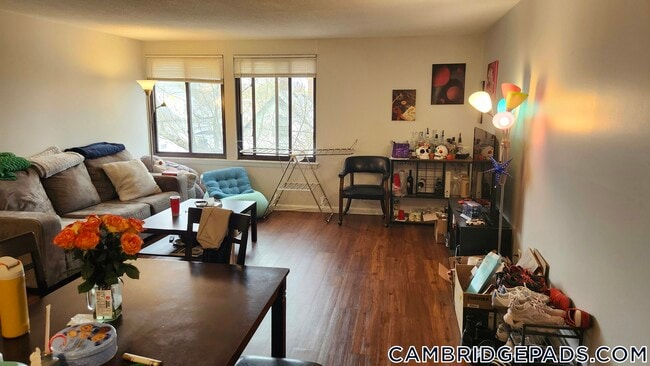 20 Hubbard Park Rd, Unit 10 in Cambridge, MA - Building Photo - Building Photo