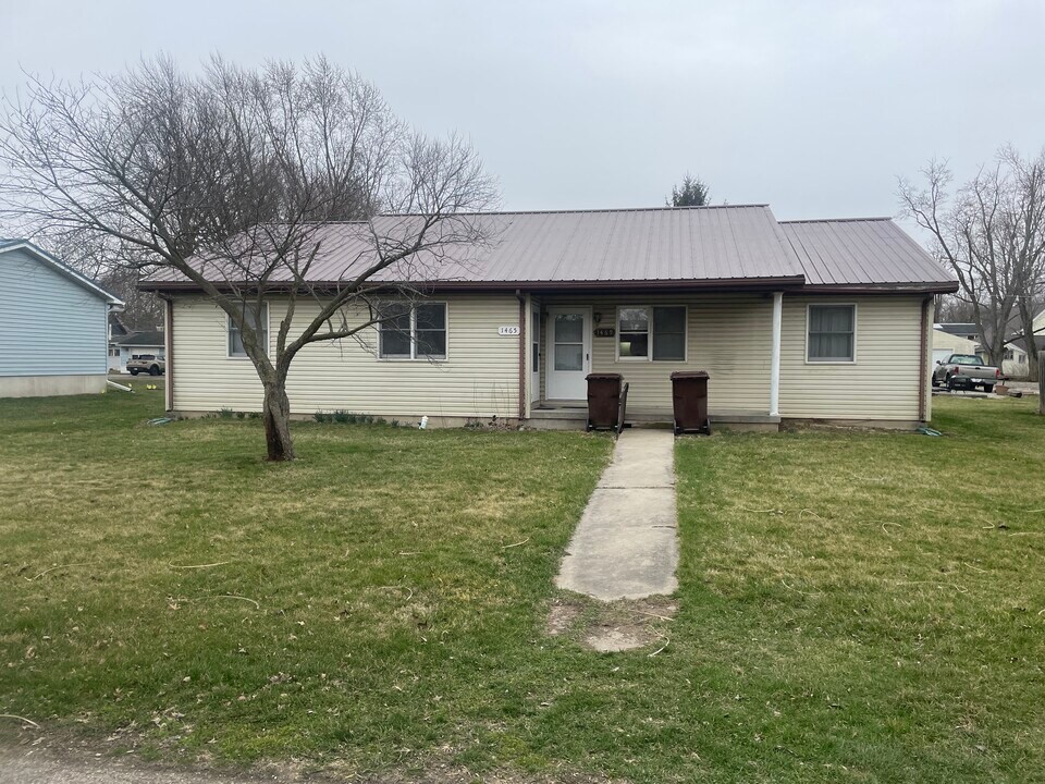 1465 1st St, Unit 1465 First St in Wabash, IN - Building Photo