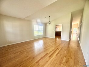 135 Bremerton Dr SW in Huntsville, AL - Building Photo - Building Photo