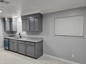 12315 Barbizon Dr in Houston, TX - Building Photo - Building Photo