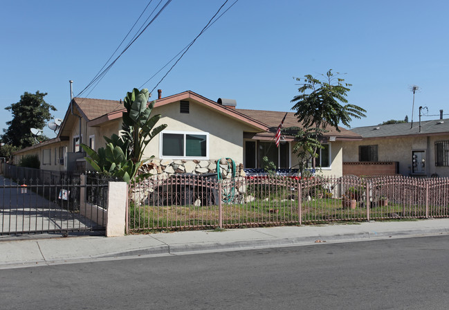 4037 Live Oak St in Cudahy, CA - Building Photo - Building Photo