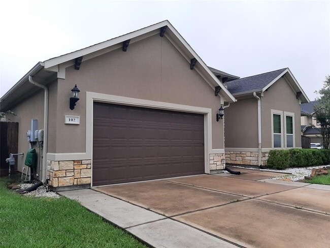 102 Bella Luna in Shenandoah, TX - Building Photo - Building Photo