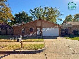 1233 Steinburg Ln in Fort Worth, TX - Building Photo