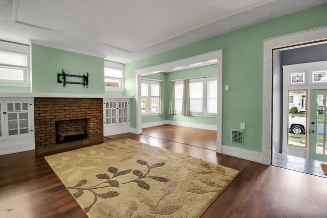 82 Rutland St, Unit Lower in Buffalo, NY - Foto de edificio - Building Photo