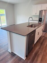 3740 13th St NE in Hickory, NC - Building Photo - Building Photo