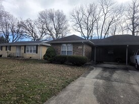 2060 E Belmont St in Springfield, MO - Building Photo