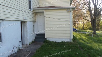 64 High St-Unit -2 in New Castle, PA - Building Photo - Building Photo