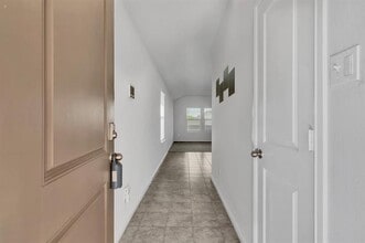 16617 Porterfield Ln in Justin, TX - Building Photo - Building Photo