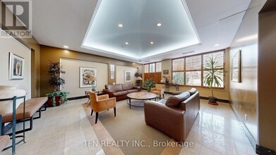 850-850 Steeles Ave W in Vaughan, ON - Building Photo - Building Photo