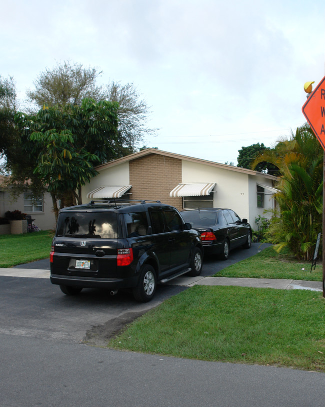 33-37 NE 2nd Ave in Dania Beach, FL - Building Photo - Building Photo