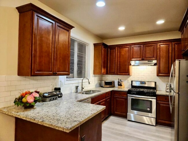 property at 9270 SE Caruthers St