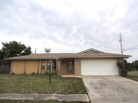 2049 Ixora Dr W in Melbourne, FL - Building Photo