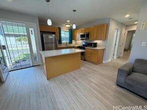 2943 Kahaloa Dr in Honolulu, HI - Building Photo - Building Photo