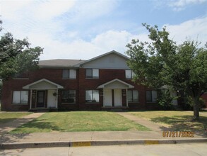 1100 NW 27th St. in Oklahoma City, OK - Building Photo - Interior Photo