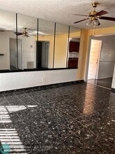 5627 Sheridan St in Hollywood, FL - Building Photo - Building Photo