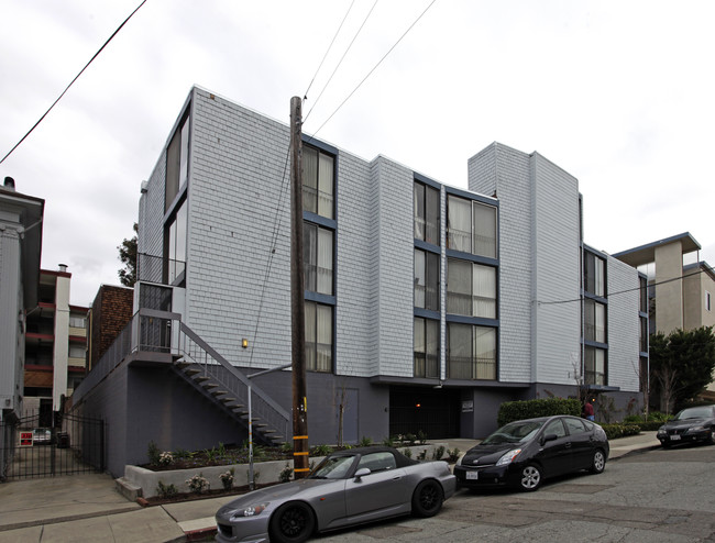 Park Plaza Apartments in Oakland, CA - Foto de edificio - Building Photo