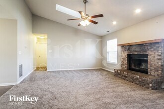 7604 Wood Stream Dr in Indianapolis, IN - Foto de edificio - Building Photo