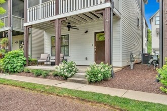 610 Centerpoint Ln, Unit Bachelor 50-0408 in Nashville, TN - Building Photo - Building Photo