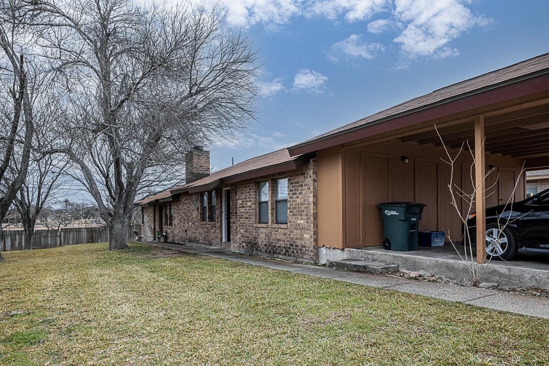 109 Joe Rice Dr in Del Rio, TX - Building Photo