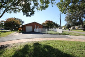 2248 Hemerick Pl in Clearwater, FL - Building Photo - Building Photo