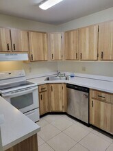 130 Lake Pine Cir in Greenacres, FL - Building Photo - Building Photo