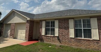 130 Private Road 4806 in Copperas Cove, TX - Building Photo