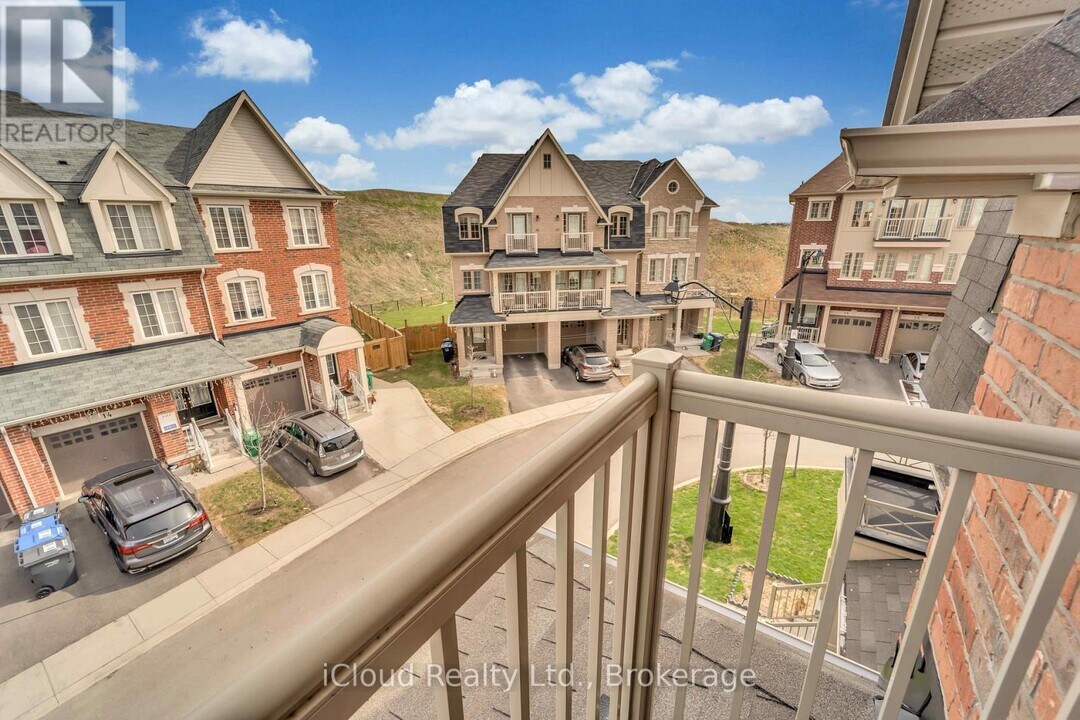 13 Shiff Cres in Brampton, ON - Building Photo