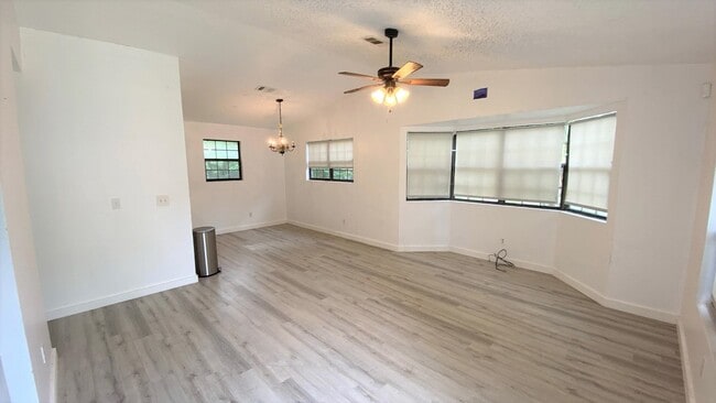 711 Dover St in Tallahassee, FL - Building Photo - Building Photo