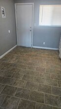 1011 Forest Ct-Unit -B10 1011 10 in Kansas City, KS - Building Photo - Building Photo