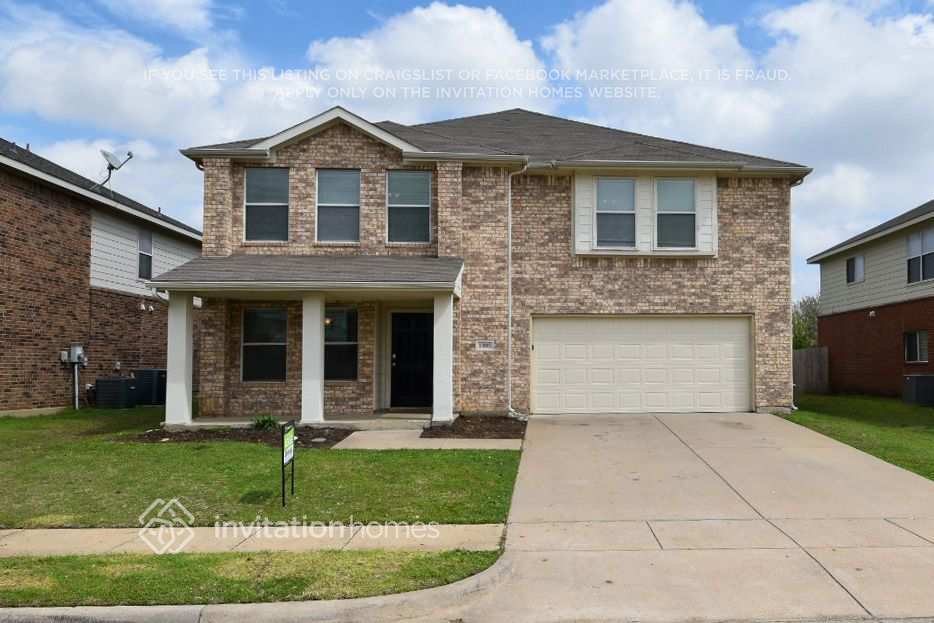 1005 Meadowlark Dr in Saginaw, TX - Building Photo