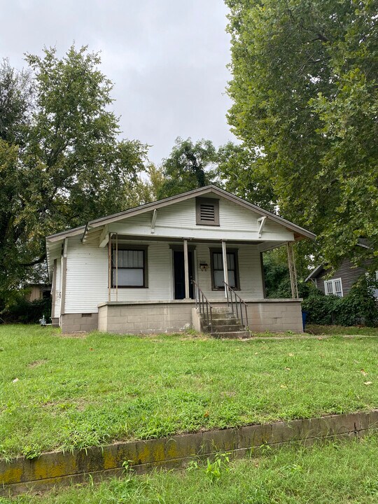 3102 W Easton Ct in Tulsa, OK - Building Photo