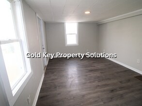 221 E Webster St in Anderson, IN - Building Photo - Building Photo