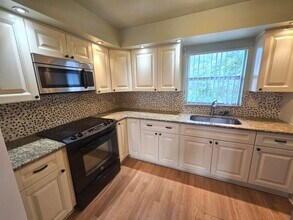 3135 Shady Dell Ln in Melbourne, FL - Building Photo - Building Photo